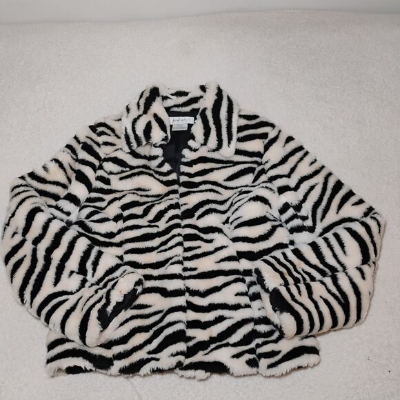 Faux Fur White Tiger / Zebra Print Eclectic Unique Chic Fun Party Coat Sz Small - Picture 1 of 12